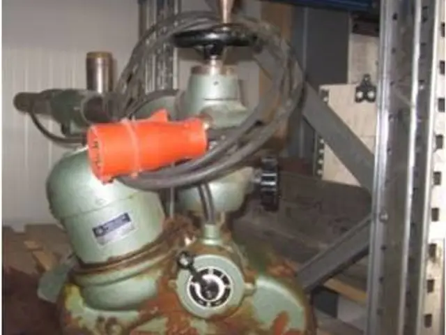 Elu Power feeder