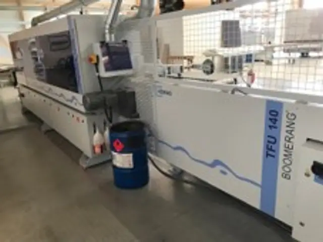 Brandt Edge banding machine with AIRTEC + Jointing unit